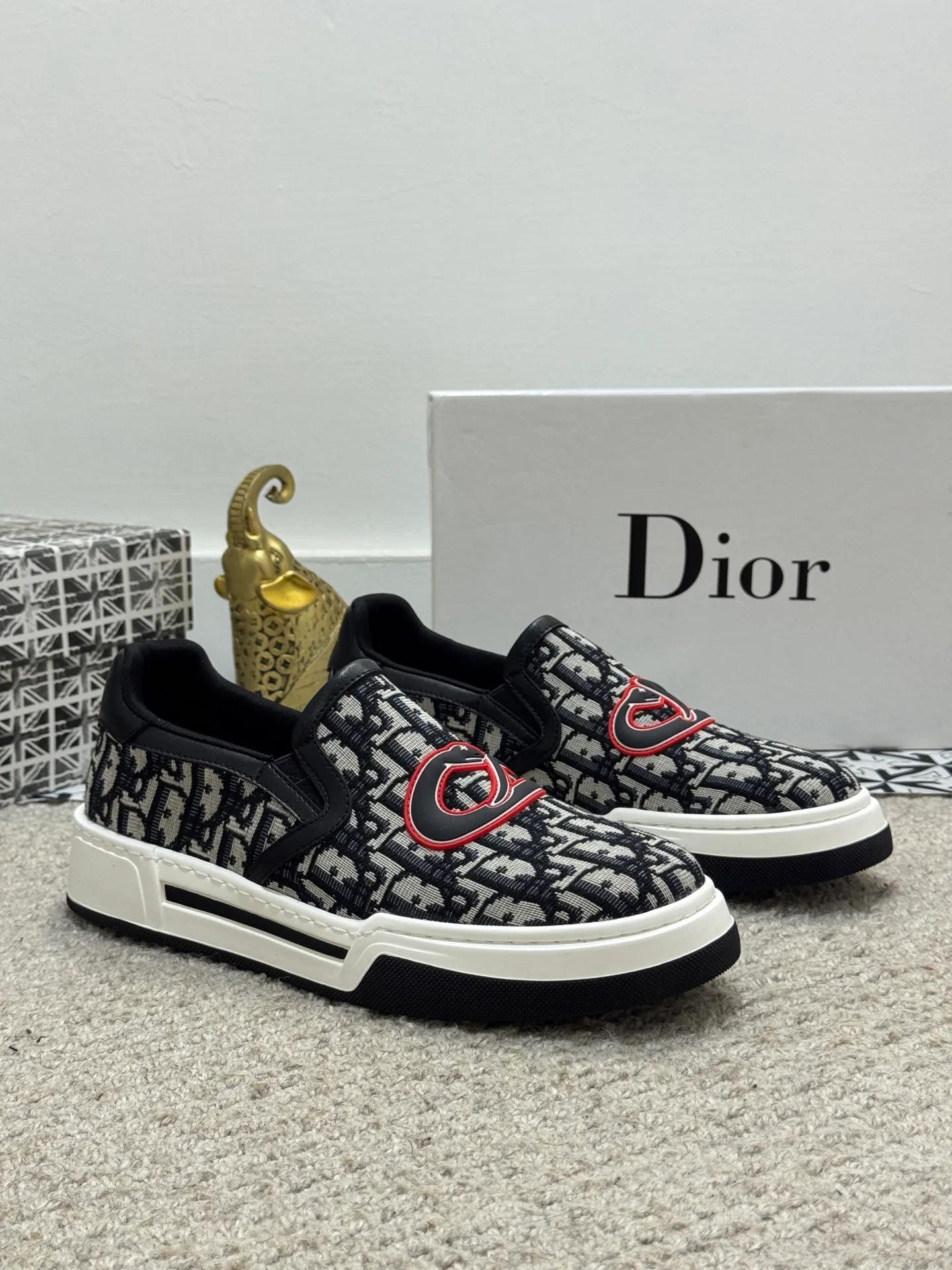 Men's men's shoes 💰380 [New style] 🌂🌂Top original - Dior 🆕 one-leg casual shoes, the upper is carefully made with canvas, comfortable and breathable ~ two-color rubber sole, enhances style. Fashionable and versatile, it can complement any look. Featuring an exquisite design that is uniquely dynamic and modern, this shoe is part of Dior's legacy and embodies modern elegance. Size: 38-44 (45 customized